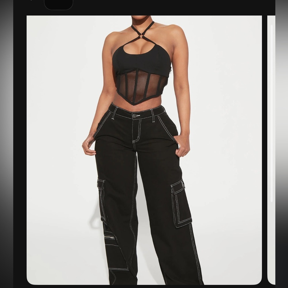 Mid rise cargo pants in black